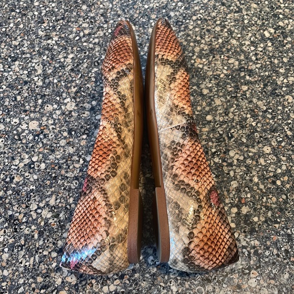 Vince Camuto flats. - Picture 3 of 6